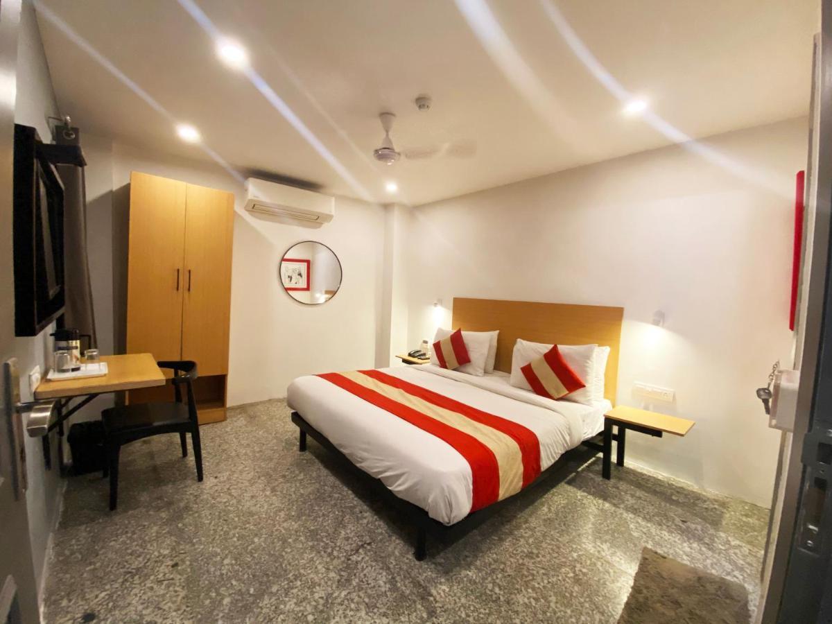 Hotel Yellow Saffron Delhi  Exterior photo