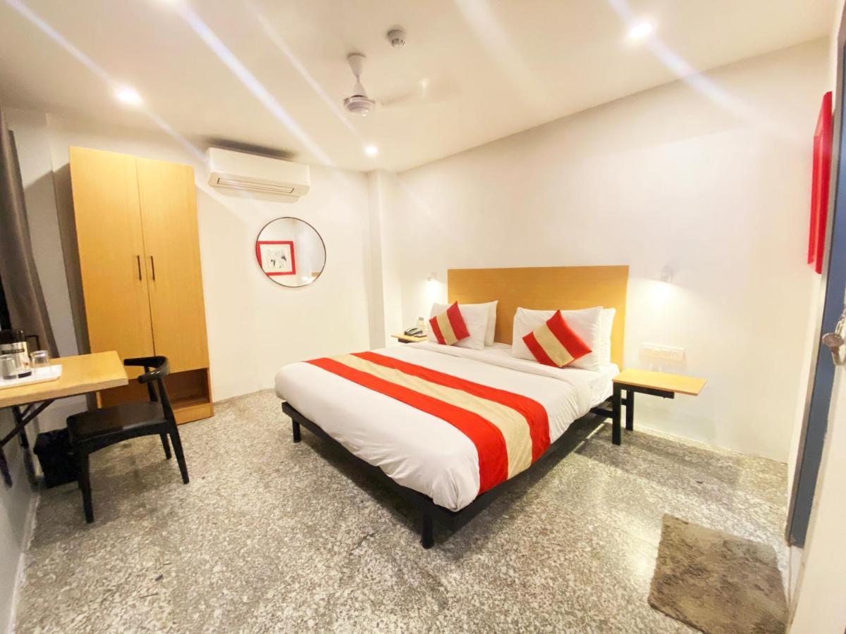 Hotel Yellow Saffron Delhi  Exterior photo