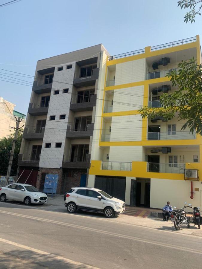Hotel Yellow Saffron Delhi  Exterior photo