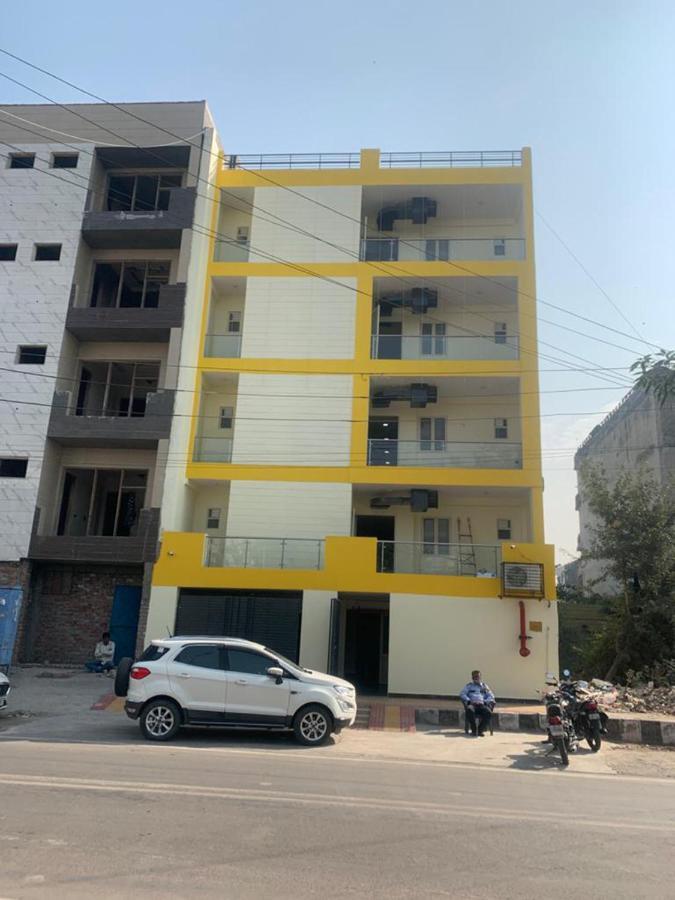 Hotel Yellow Saffron Delhi  Exterior photo