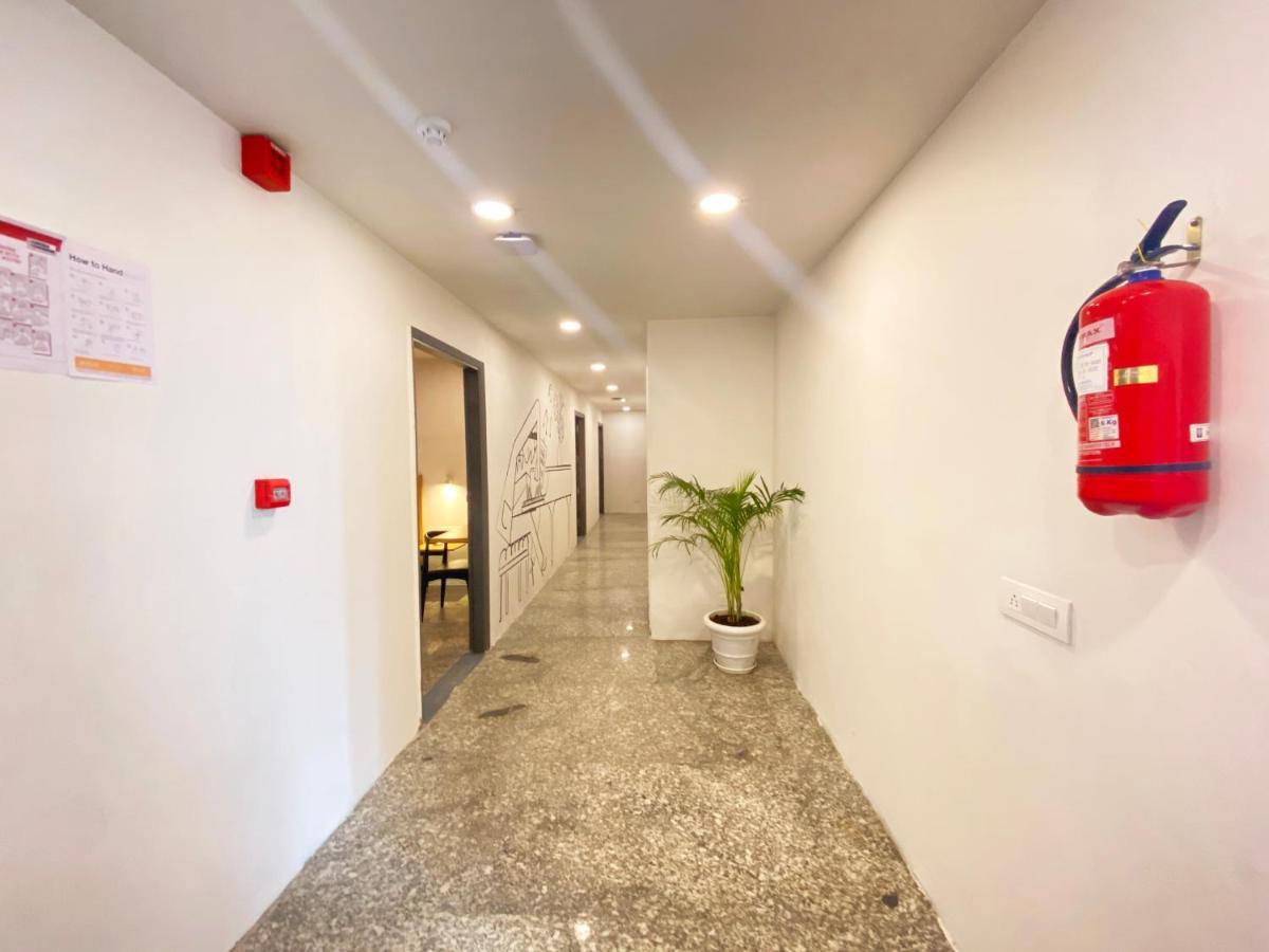 Hotel Yellow Saffron Delhi  Exterior photo